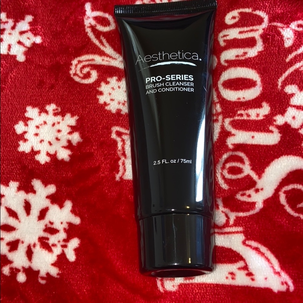 Aesthetica pro series brush cleanser n cond